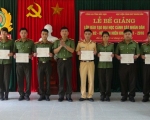 Các học viên nhận bằng Tốt nghiệp Đại học sau hơn 5 năm học tập