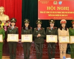Khen thưởng các Hội Phụ nữ có thành tích xuất sắc trong năm 2016