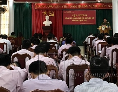 Hơn 100 cán bộ được tập huấn về công tác quản lý, sử dụng vũ khí, vật  liệu nổ, công cụ hỗ trợ