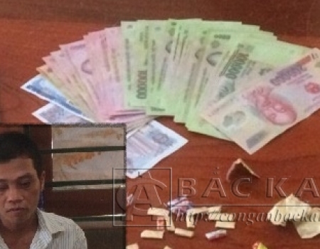 Một trong số các đối tượng và tang vật liên quan đến ma túy bị Công an huyện Ba Bể bắt giữ