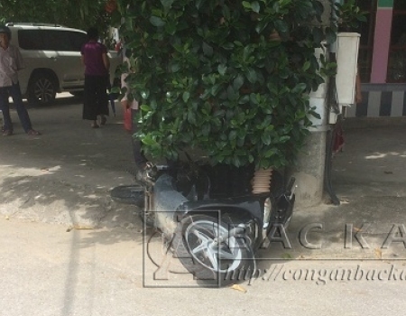 Vụ tai nạn làm người điều khiển mô tô bị thương khá nặng