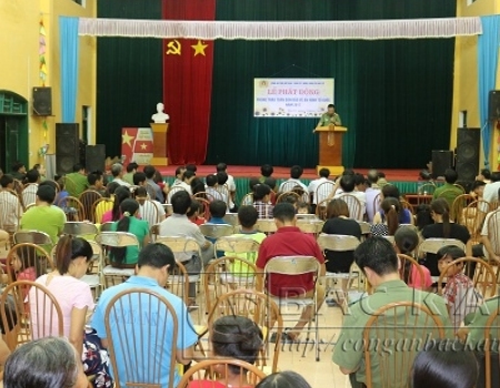 Buổi phát động thu hút đông đảo quần chúng nhân dân tham dự