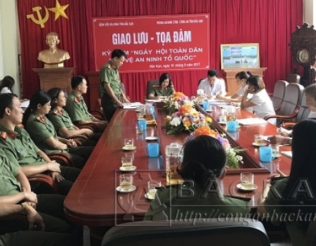 Những buổi tọa đàm như thế này sẽ góp phần nâng cao ý thức trách nhiệm của mọi người trong sự nghiệp bảo vệ an ninh Tổ quốc