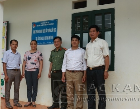 Bàn giao Công trình thanh niên cho Nhà trường