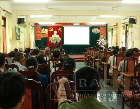 Một buổi phổ biến kiến thức quốc phòng, an ninh cho người có uy tín tại Công an thành phố Bắc Kạn
