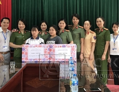 Các phần quà đến với các em nhỏ có hoàn cảnh đặc biệt tại Trung tâm bảo trợ xã hội tỉnh Bắc Kạn