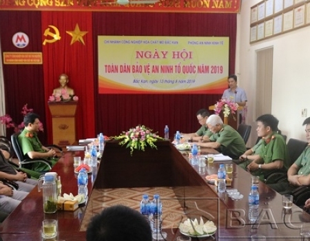 Các đại biểu phát biểu tại Ngày hội