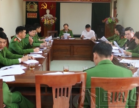 Đoàn kiểm tra làm việc tại Công an huyện Na Rì