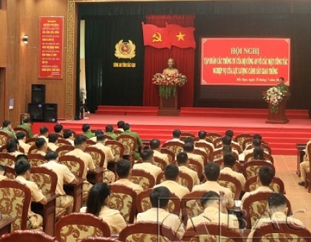 Đại tá Hà Trọng Trung - PGĐ Công an tỉnh khai mạc lớp tập huấn