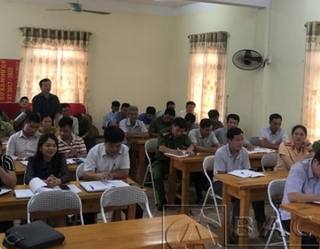 Nhân dân xã Như Cố phát biểu góp ý về công an huyện