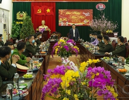 Đồng chí Nguyễn Long Hải, Ủy viên dự khuyết Ban chấp hành Trung  ương Đảng cộng sản Việt Nam Phó Bí thư tỉnh ủy, Chủ tịch UBND tỉnh Bắc Kạn giao nhiệm vụ cho lực lượng Công an tỉnh