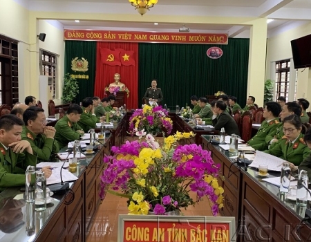 Giám đốc Công an tỉnh yêu cầu lãnh đạo các đơn vị thường xuyên kiểm tra, đôn đốc tháo gỡ khó khăn cho cán bộ khi làm việc ở cơ sở