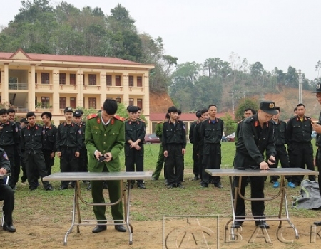 Thi tháo lắp súng