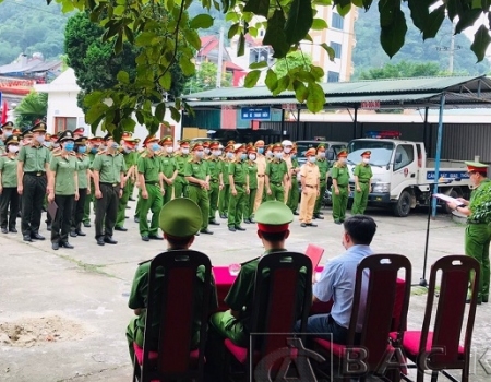 Công an huyện Chợ Đồn tổ chức Lễ ra quân đảm bảo an ninh trật tự Ngày bầu cử