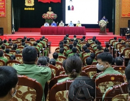 Hội nghị tiếp xúc cử tri tại Công an tỉnh