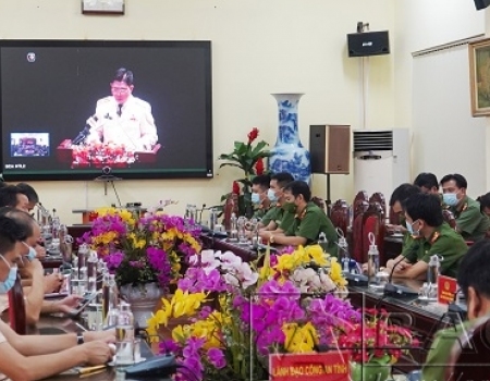Đại biểu tham dự hội nghị gặp mặt tại điểm cầu Bắc Kạn
