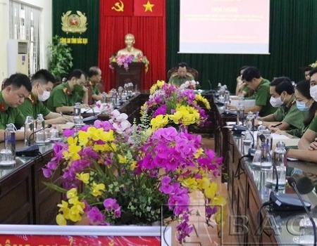 Đại biểu tham dự hội nghị tại điểm cầu Bắc kạn