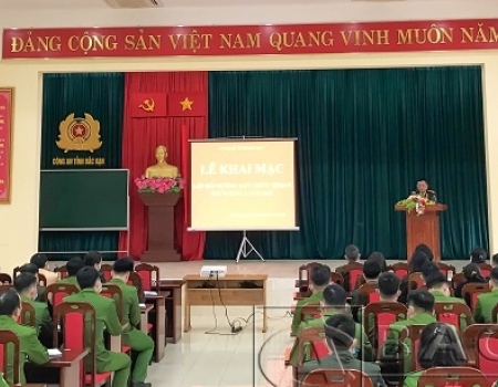 Buổi lễ khai giảng bồi dưỡng kiến thức Quốc phòng và An ninh đối tượng 4