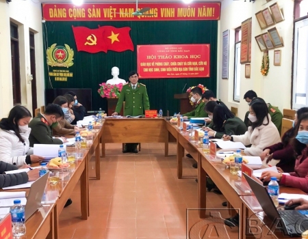 Buổi hội thảo với sự tham gia của nhiều đại biểu các sở, ngành.