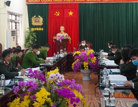 Đại tá Đinh Quang Huy, Phó Giám đốc Công an tỉnh chủ trì Hội nghị tại điểm cầu Bắc Kạn.