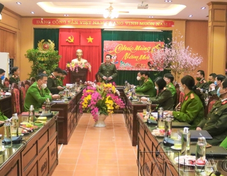 Đại tá Hà Văn Tuyên phát biểu tại buổi gặp mặt đầu xuân năm 2022. 