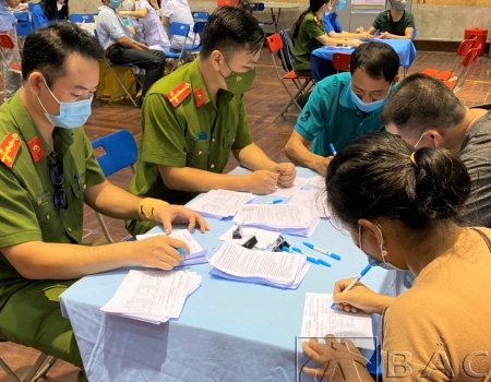 Lực lượng Công an tỉnh tham gia Chiến dịch tiêm chủng Vaccine phòng dịch Covid 19 cho nhân dân trên địa bàn