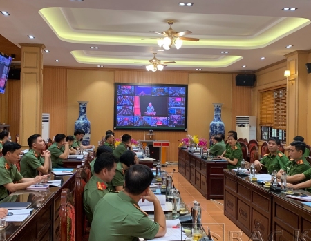  Các đại biểu dự hội nghị tại điểm cầu Bắc Kạn