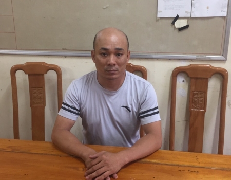 Đối tượng Bùi Đức Dũng đến đầu thú tại Cơ quan CSĐT Công an huyện Chợ Mới, tỉnh Bắc Kạn