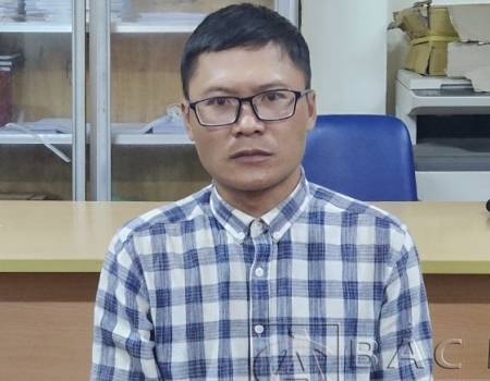 Ngô Bách Chiến tại cơ quan công an