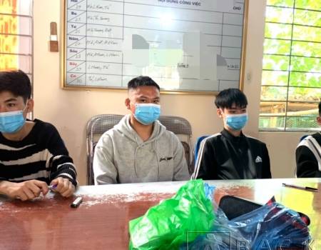 04 người Trung Quốc tại Công an phường Huyền Tụng, thành phố Bắc Kạn  