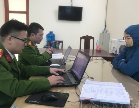 Cơ quan Công an làm việc với Phùng Thị Hồng