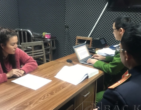 Phạm Thị Hà tại cơ quan Công an