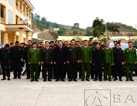 ​​​​​​​Đồng chí Bí thư Tỉnh uỷ kiểm tra công tác trực sẵn sàng chiến đấu tại Phòng Cảnh sát Cơ động