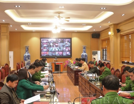 Đại biểu tham dự hội nghị tại điểm cầu Bắc Kạn