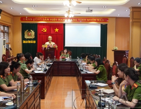 Đại biểu tham dự hội nghị tại điểm cầu Bắc Kạn