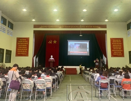Buổi tuyên truyền thu hút đông đảo học sinh, sinh viên tham gia