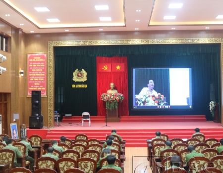 Đại biểu tham dự Hội nghị tại điểm cầu Công  an tỉnh Bắc Kạn
