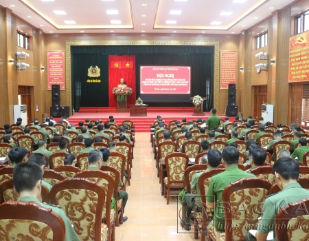 Toàn cảnh hội nghị