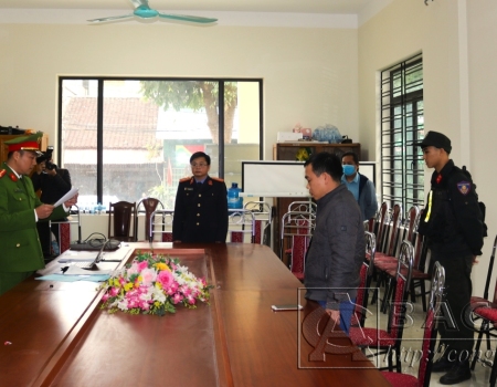 Cơ quan Công an thi hành lệnh bắt bị can để tạm giam đối với Mạc Văn Cầu