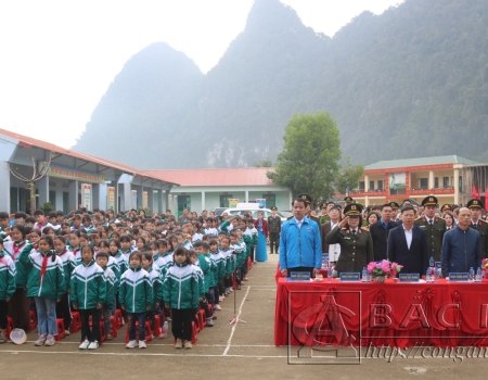 Ban Thanh niên Bộ Công an phối hợp với Ban thanh niên Công an tỉnh, Tỉnh đoàn Bắc Kạn tổ chức Chương trình tình nguyện mùa đông và Xuân tình nguyện năm 2024.