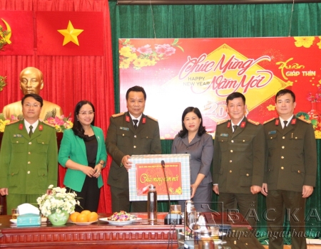 Đồng chí Phó Bí thư Thường trực Tỉnh ủy thăm, chúc Tết lực lượng Công an