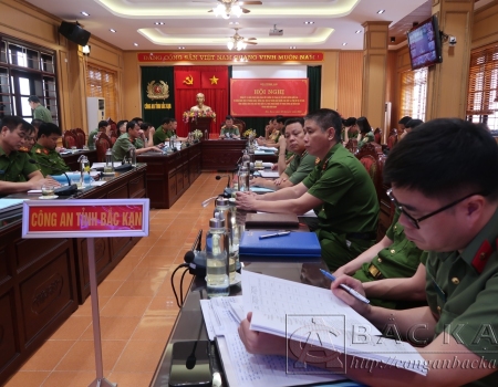 Đại tá Thăng Quang Huy, Phó Giám đốc Công an tỉnh chủ trì tại điểm cầu Công an tỉnh Bắc Kạn