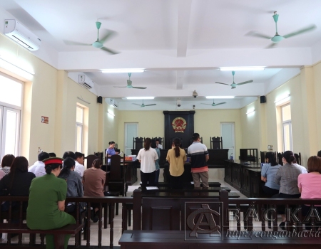 Phiên tòa xét xử các bị cáo về tội “Mua bán trái phép hóa đơn”
