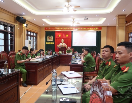 Các đại biểu tại điểm cầu Công an tỉnh Bắc Kạn