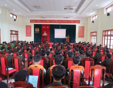Các học viên tham gia lớp tập huấn