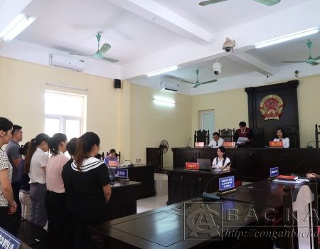 Các bị cáo tại phiên toà
