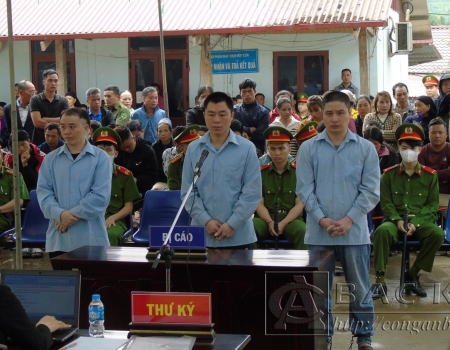 Tòa án nhân dân tỉnh Bắc Kạn xét xử lưu động và tuyên phạt án tử hình đối với 03 bị cáo về tội “Mua bán trái phép chất ma túy”