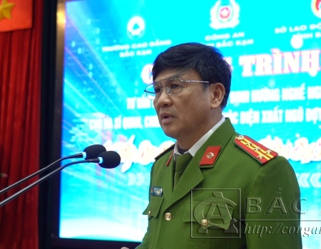 Đại tá TS Nguyễn Thanh Tuân, Phó Giám đốc Công an tỉnh phát biểu khai mạc