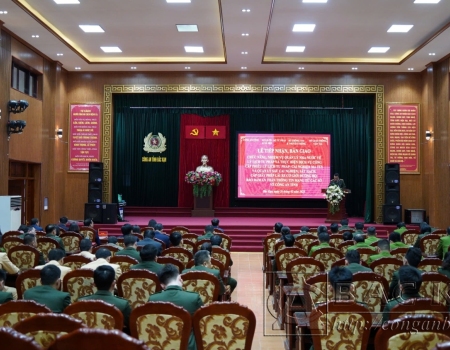 Lễ tiếp nhận bàn giao diễn ra tại Công an tỉnh