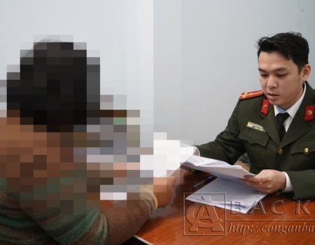 Một chủ tài khoản Facebook tại Bắc Kạn bị xử phạt vi phạm hành chính 7,5 triệu đồng do đăng tải, chia sẻ thông tin giả mạo (Tháng 1/2025)